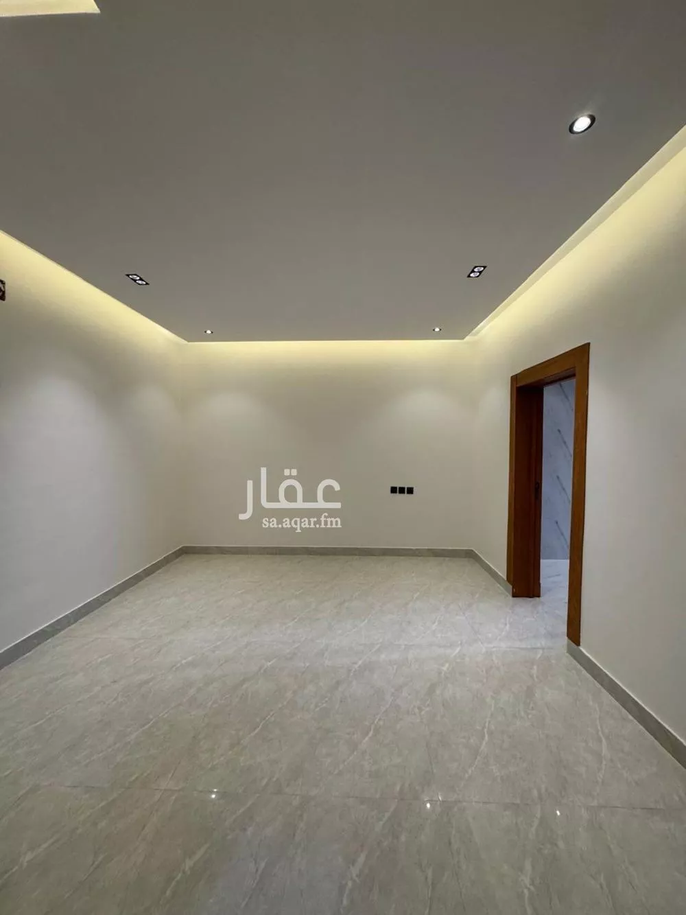 فيلا 5 غرف في طيبة 15