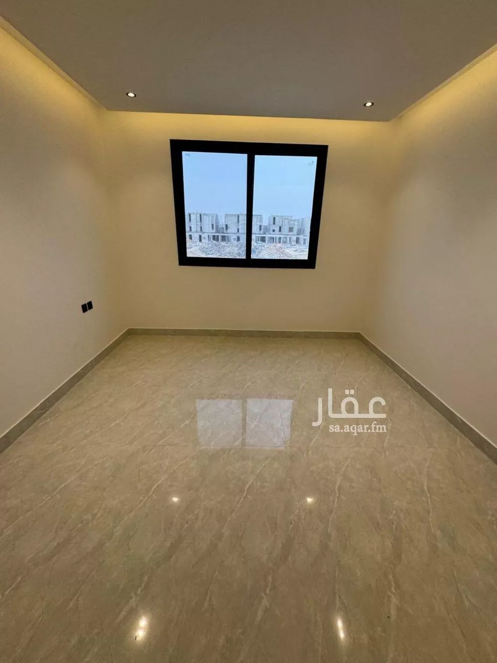 فيلا 5 غرف في طيبة 17