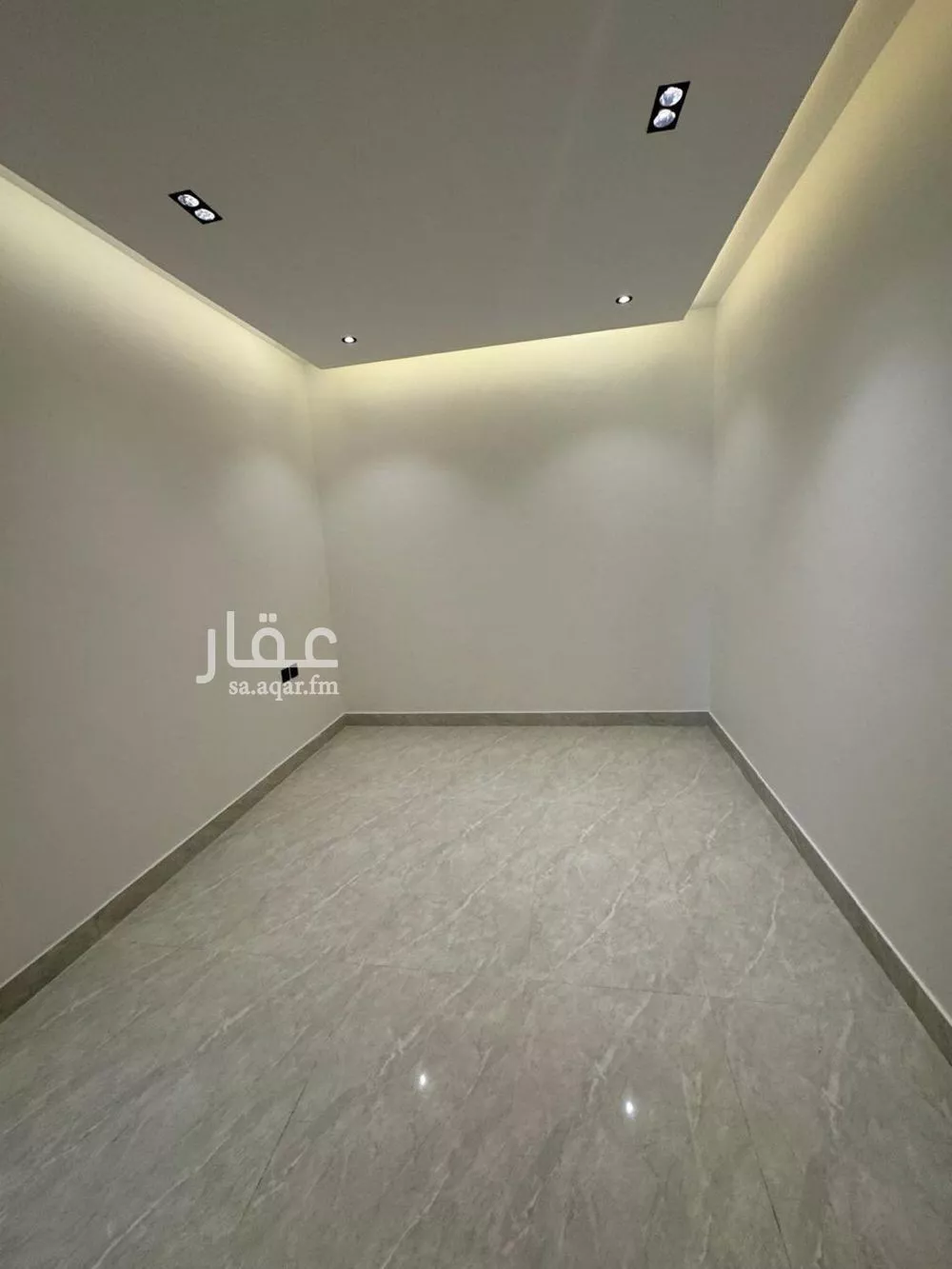 فيلا 5 غرف في طيبة 19