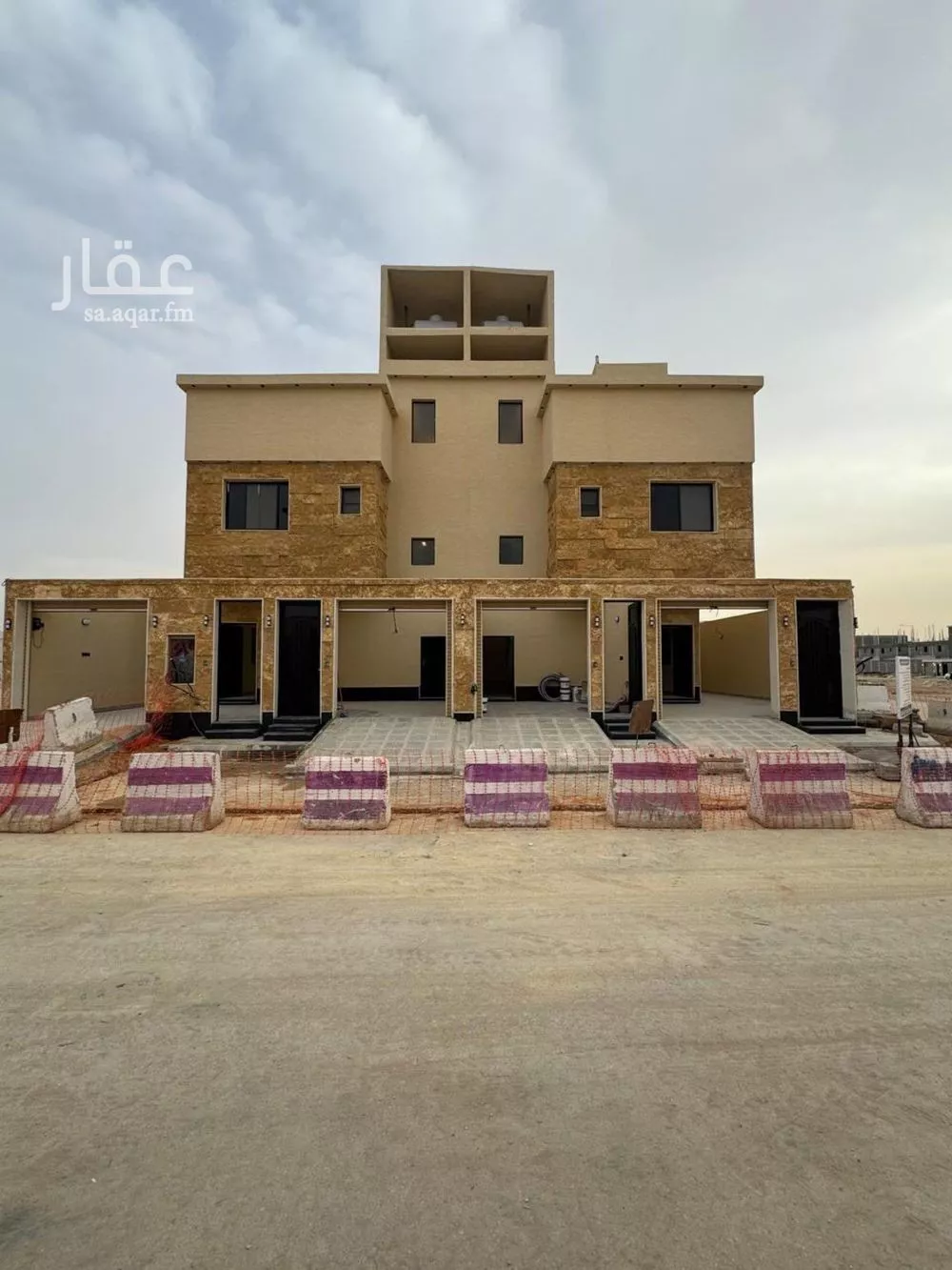 فيلا 5 غرف في طيبة 27