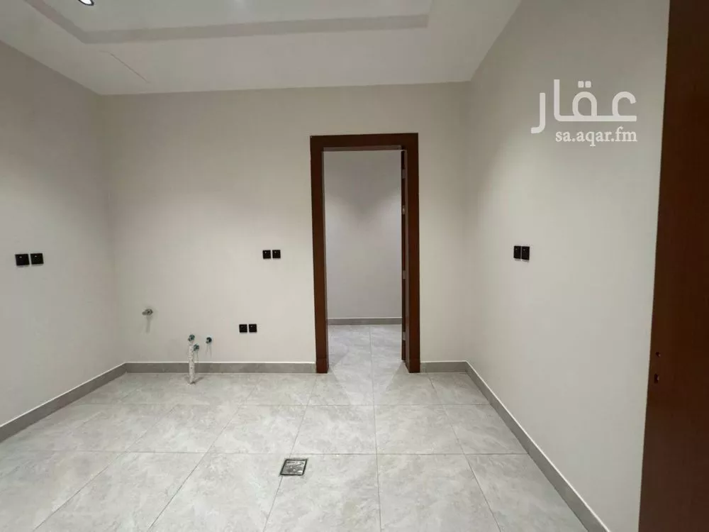 فيلا 6 غرف في الملك فيصل 10