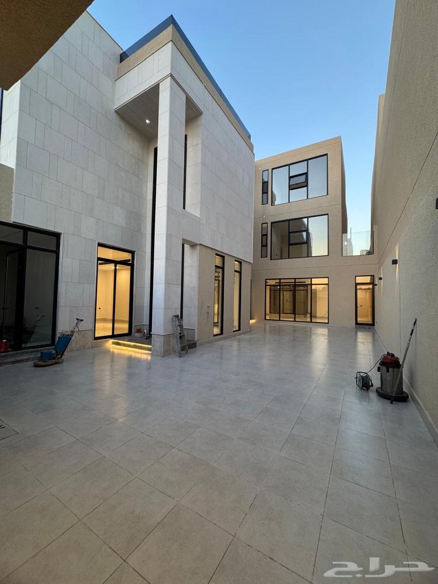 8 bedroom villa in Al Mahdiyyah 2