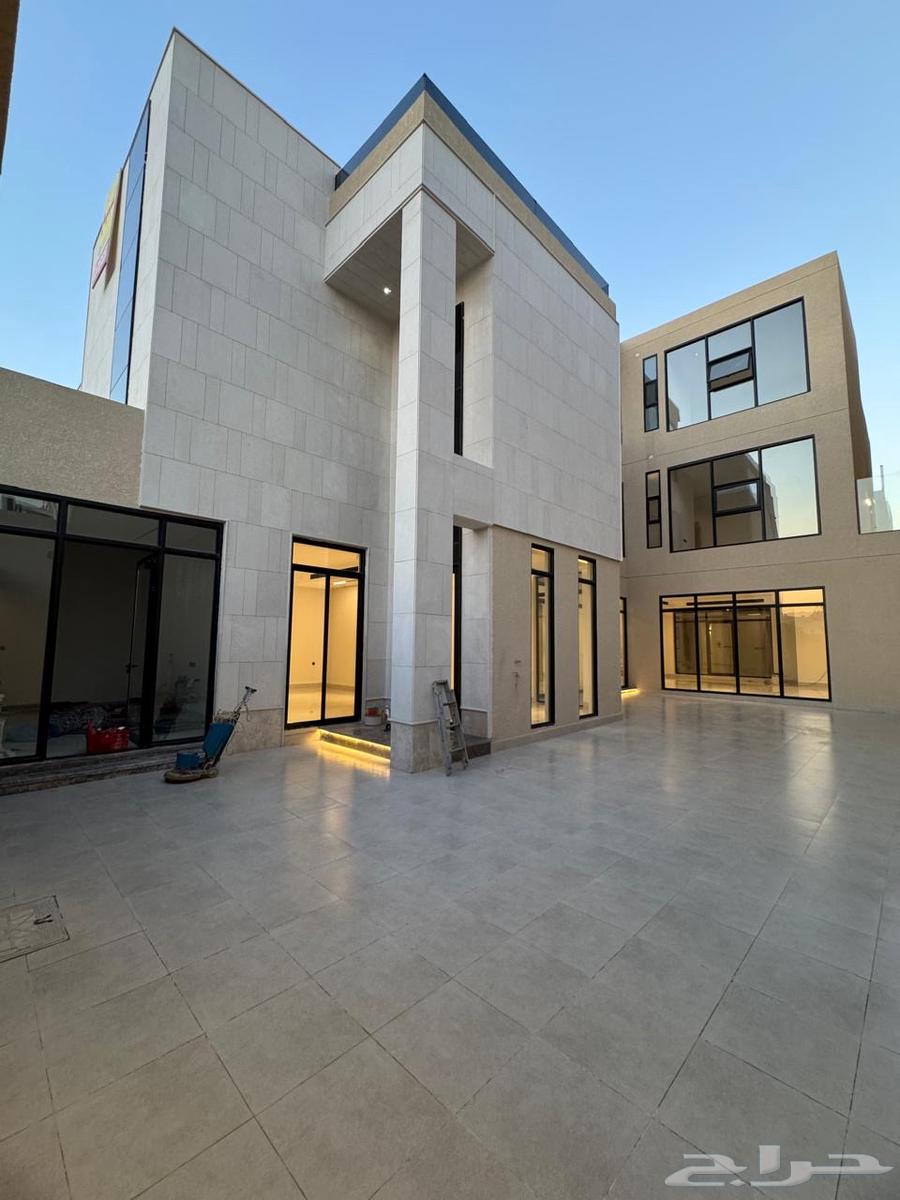 8 bedroom villa in Al Mahdiyyah 3