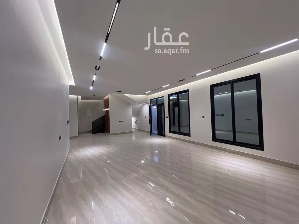 فيلا 5 غرف في الرمال 10