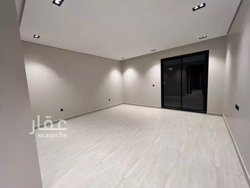 5 bedroom villa in Al Rimal 18