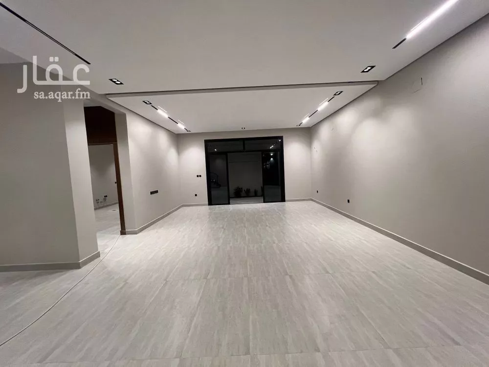 5 bedroom villa in Al Rimal 10