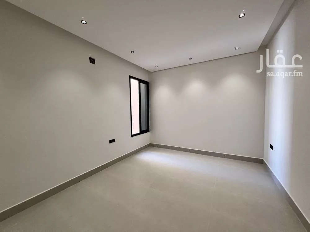 5 bedroom villa in Al Yarmouk 11