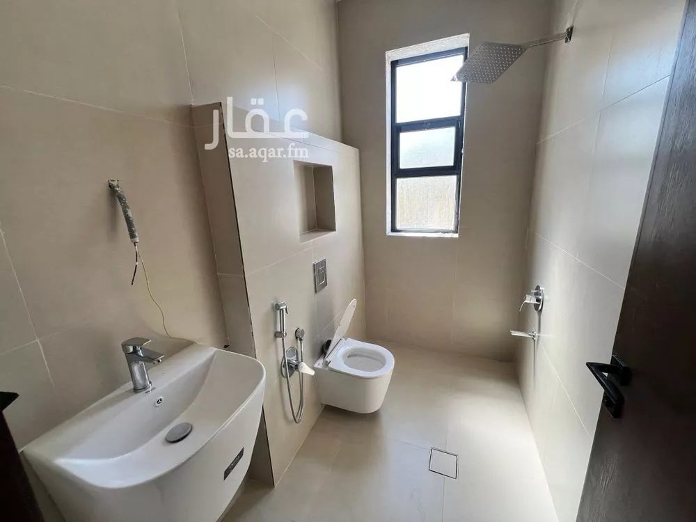 5 bedroom villa in Al Yarmouk 14