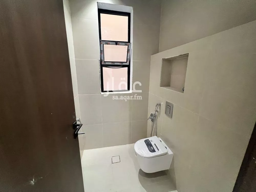 5 bedroom villa in Al Yarmouk 6