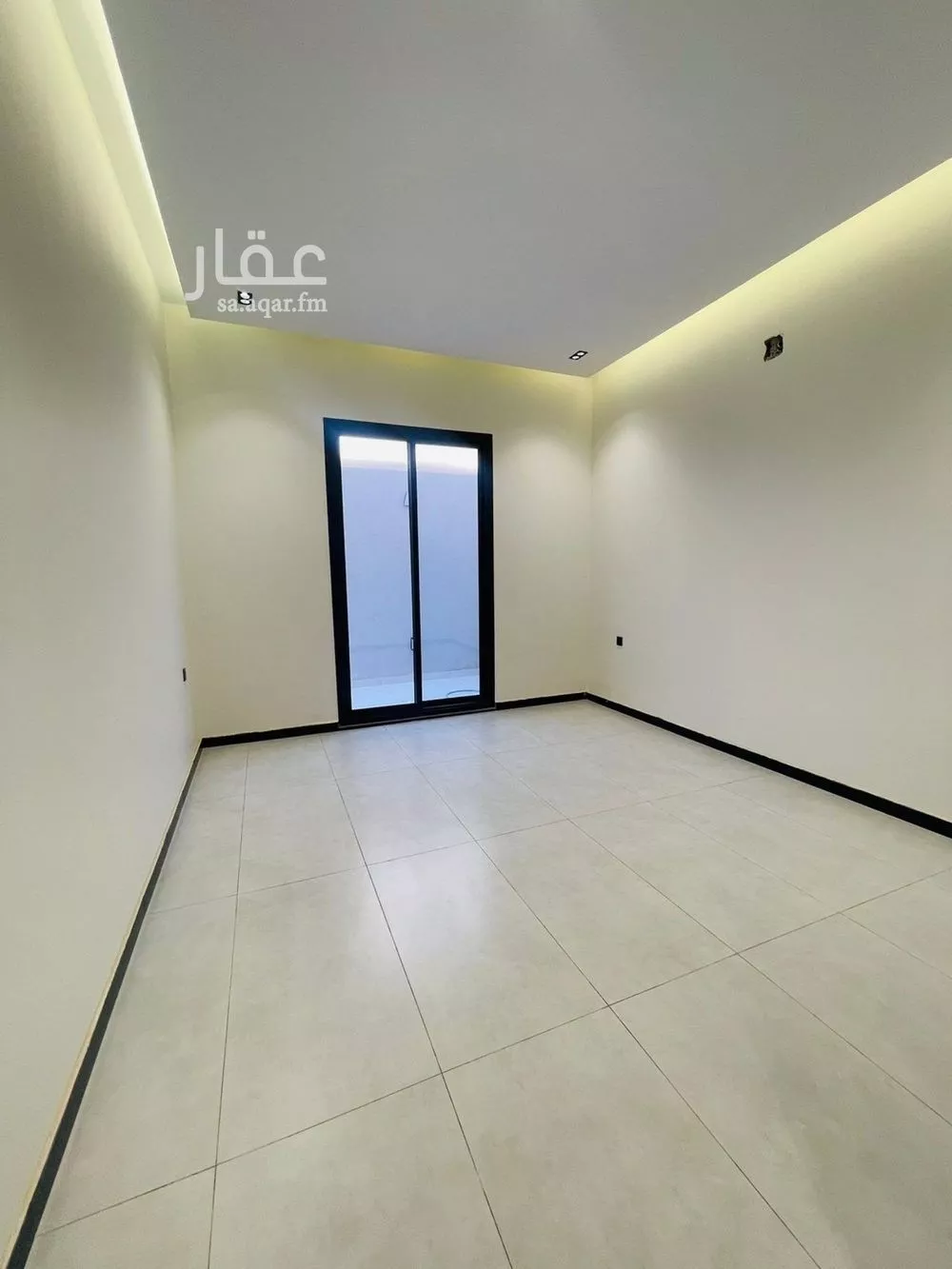 4 bedroom villa in Al Janadriyah 13