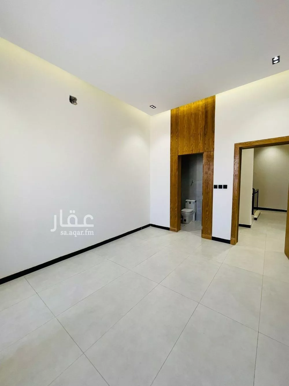4 bedroom villa in Al Janadriyah 17