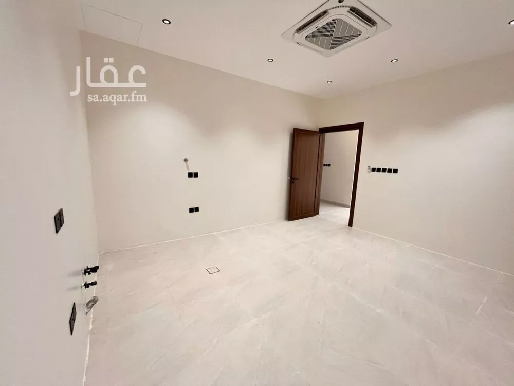 6 bedroom villa in Al Mahdiyyah 8