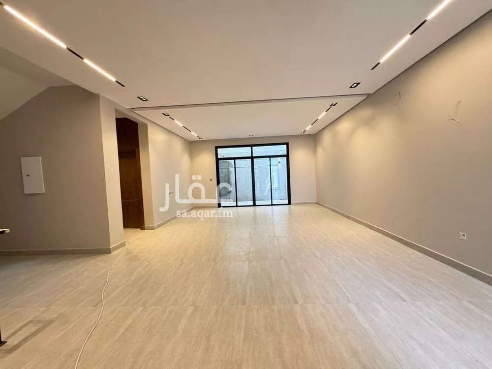 5 bedroom villa in Al Rimal 13