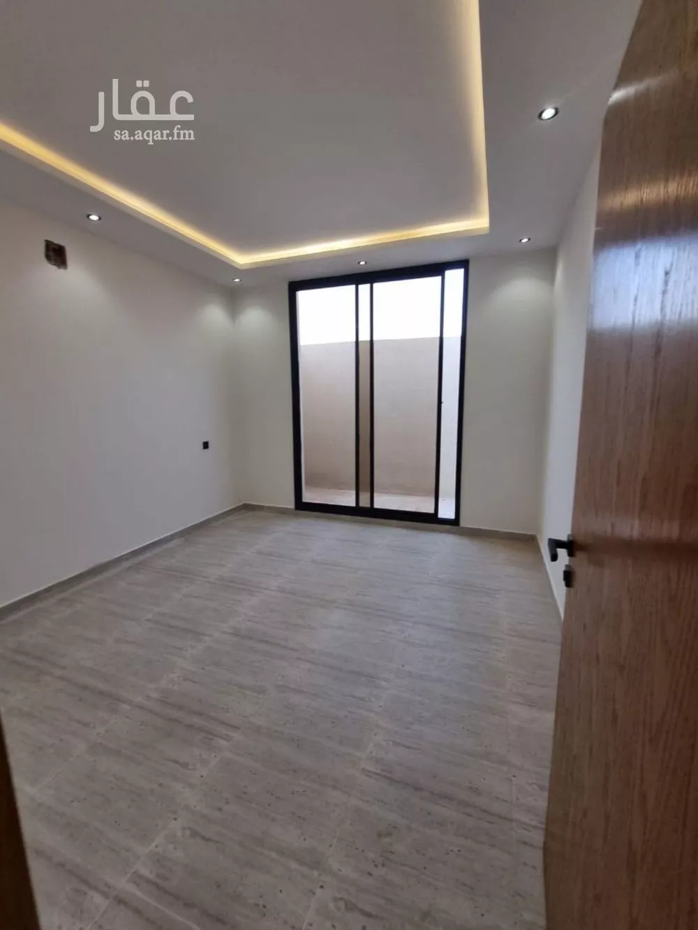 فيلا 5 غرف في عكاظ 13
