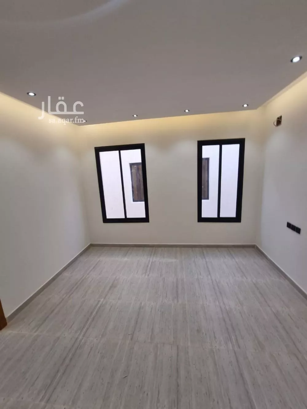 فيلا 5 غرف في عكاظ 6