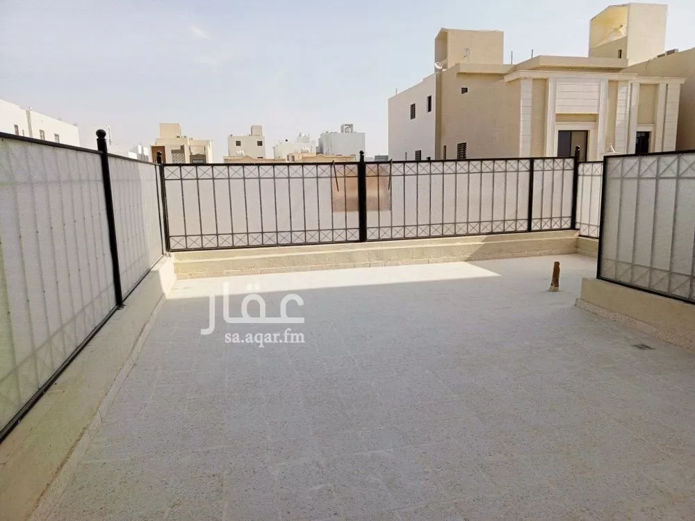 فيلا 6 غرف في الشرق 19