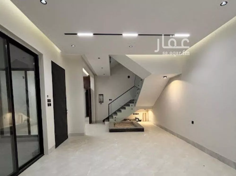 5 bedroom villa in Al Mahdiyyah 11