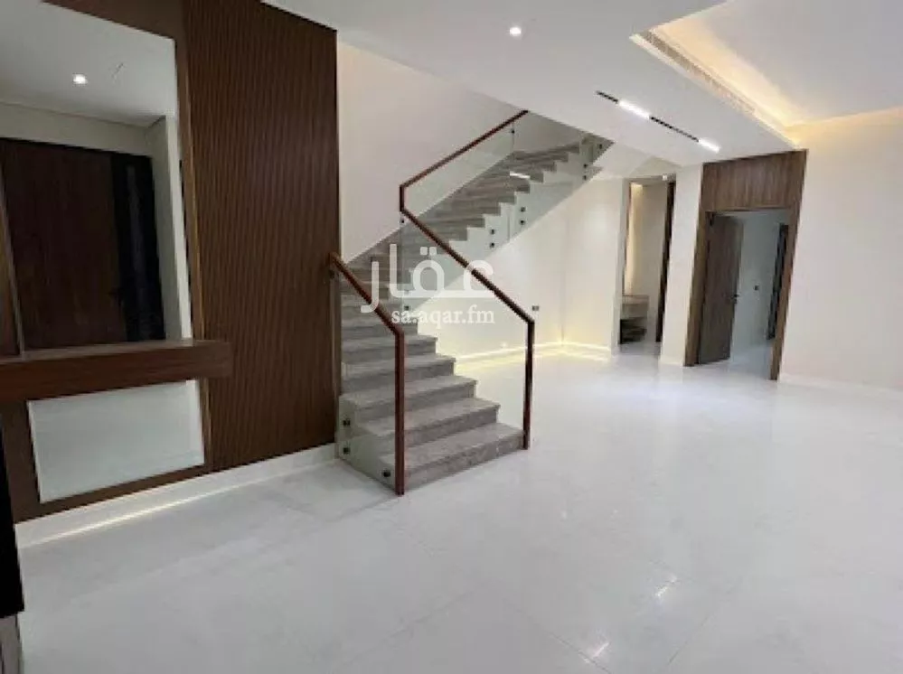 6 bedroom villa in Al Mahdiyyah 4