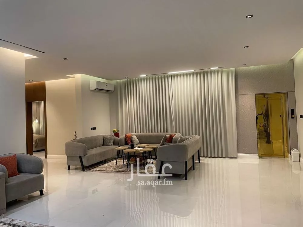 5 bedroom villa in Al Mahdiyyah 2