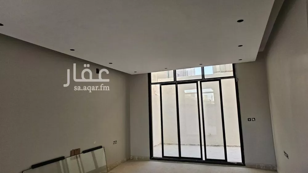 5 bedroom villa in King Faisal 10