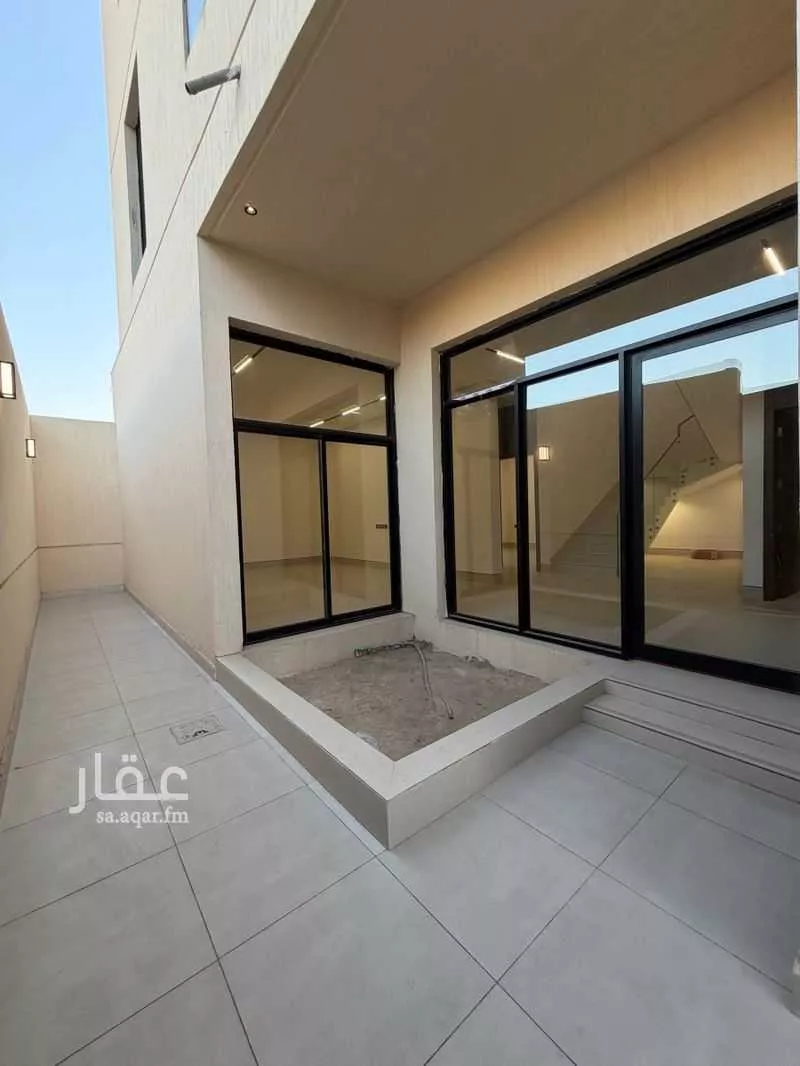 8 bedroom villa in Al Yarmouk, Riyadh 5
