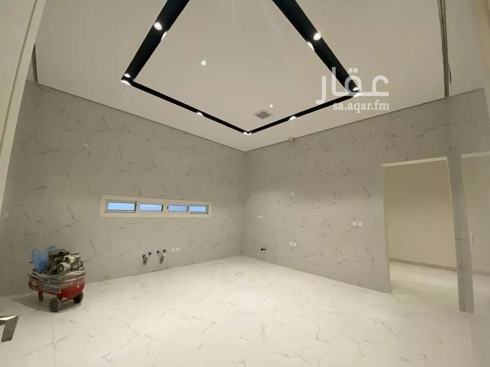 6 bedroom villa in Al Mahdiyyah 13