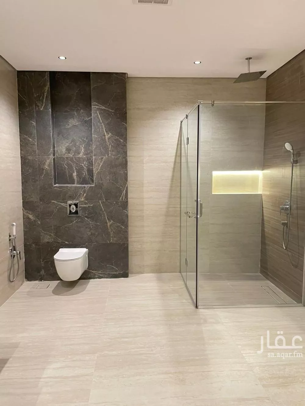 5 bedroom villa in Al Mahdiyyah 7