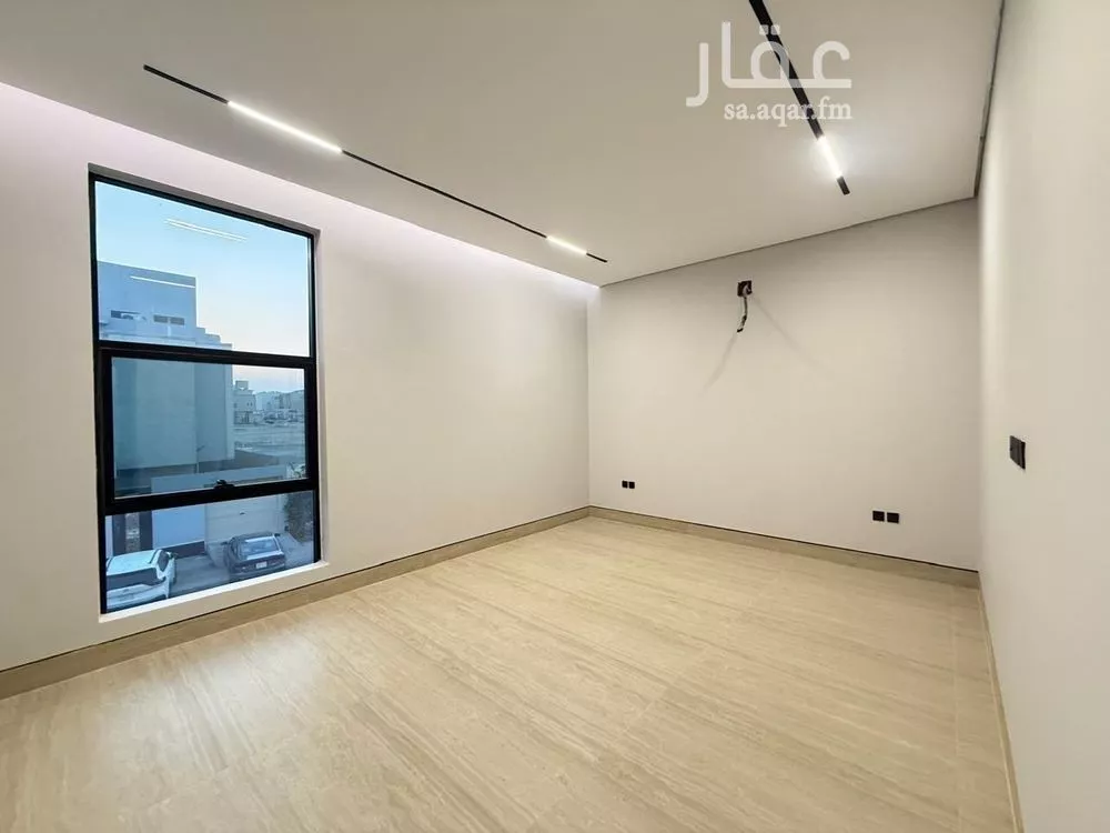 5 bedroom villa in Al Mahdiyyah 2