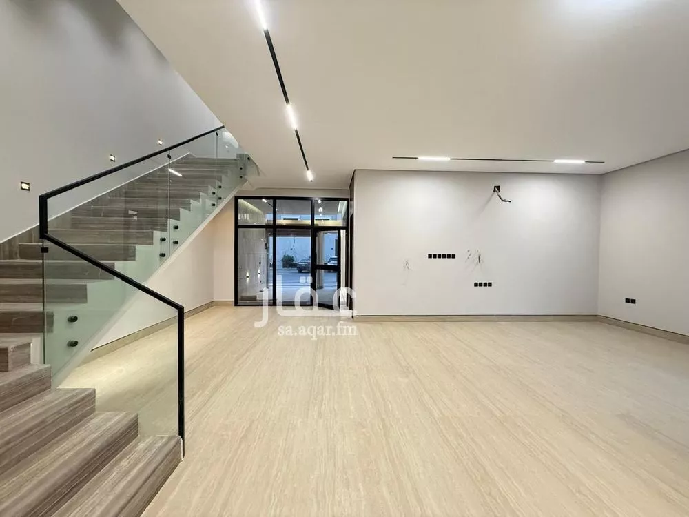 5 bedroom villa in Al Mahdiyyah 4