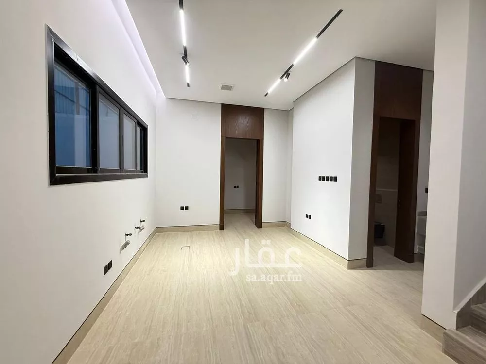 5 bedroom villa in Al Mahdiyyah 6