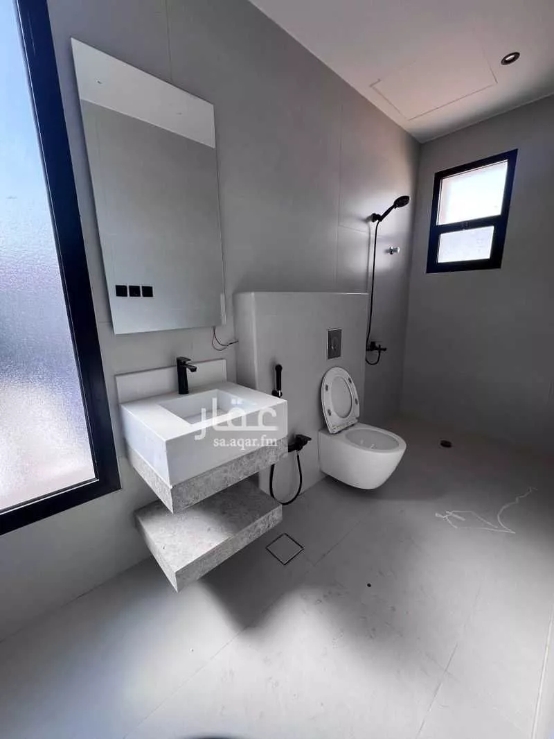 6 bedroom villa in Al Farouq 8