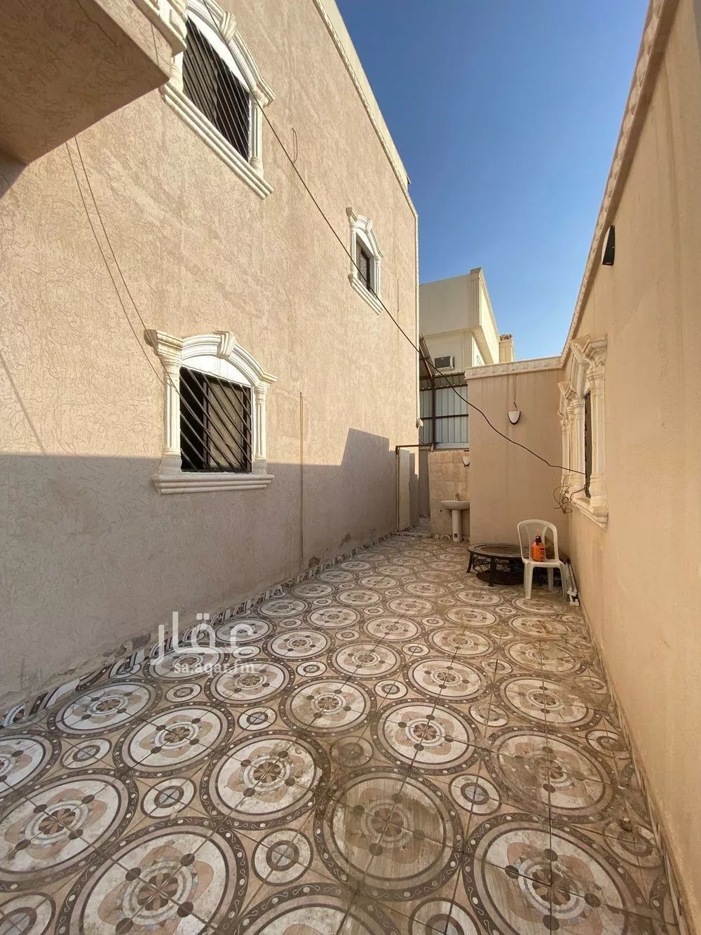 8 bedroom villa in Ishbiliyah 3