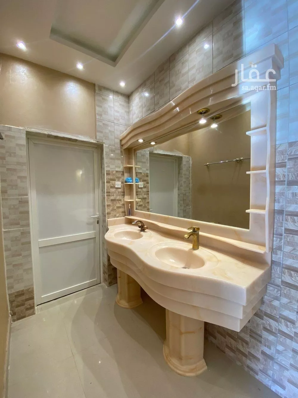 8 bedroom villa in Ishbiliyah 6