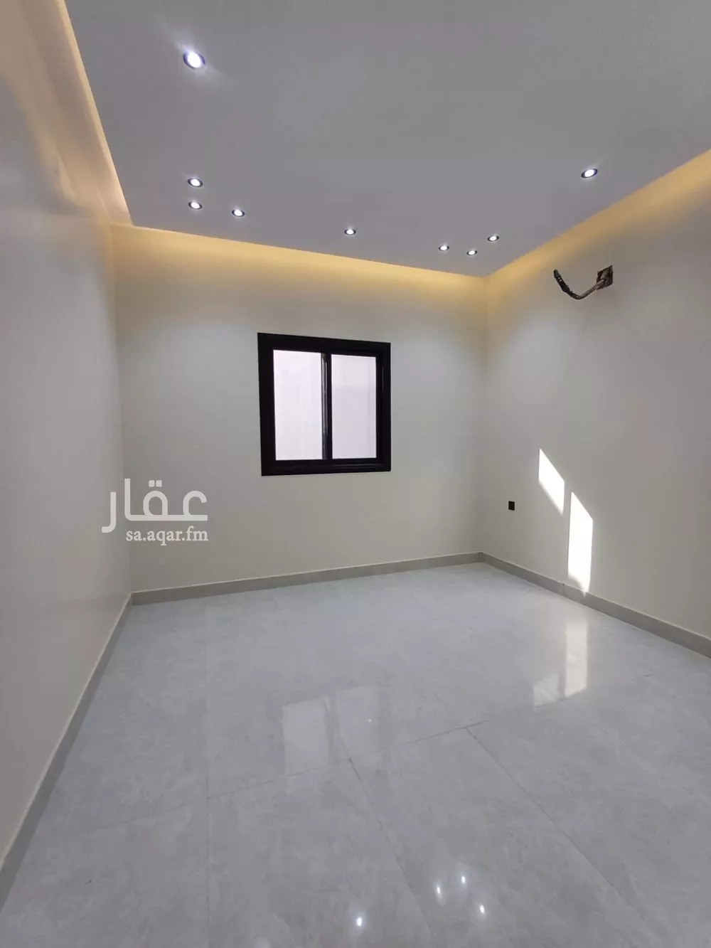 فيلا 6 غرف في الرمال 7