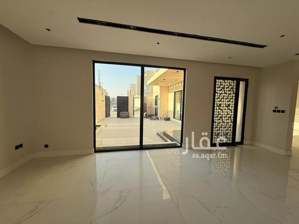 5 bedroom villa in Al Mahdiyyah 4