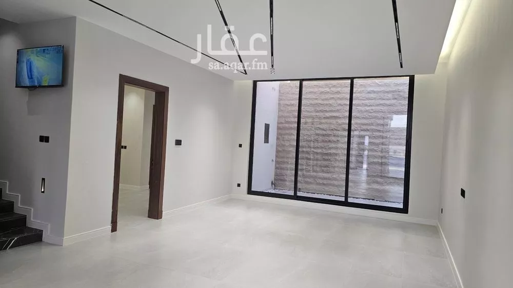 5 bedroom villa in Al Farouq 4