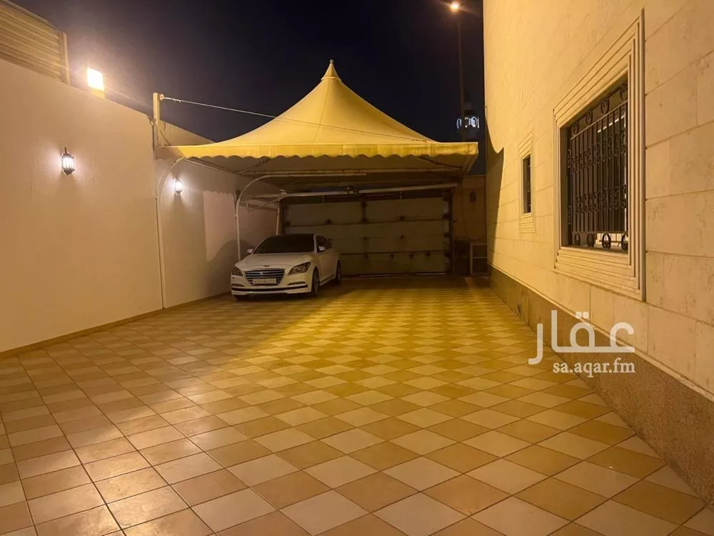 8 bedroom villa in Al Quds 11