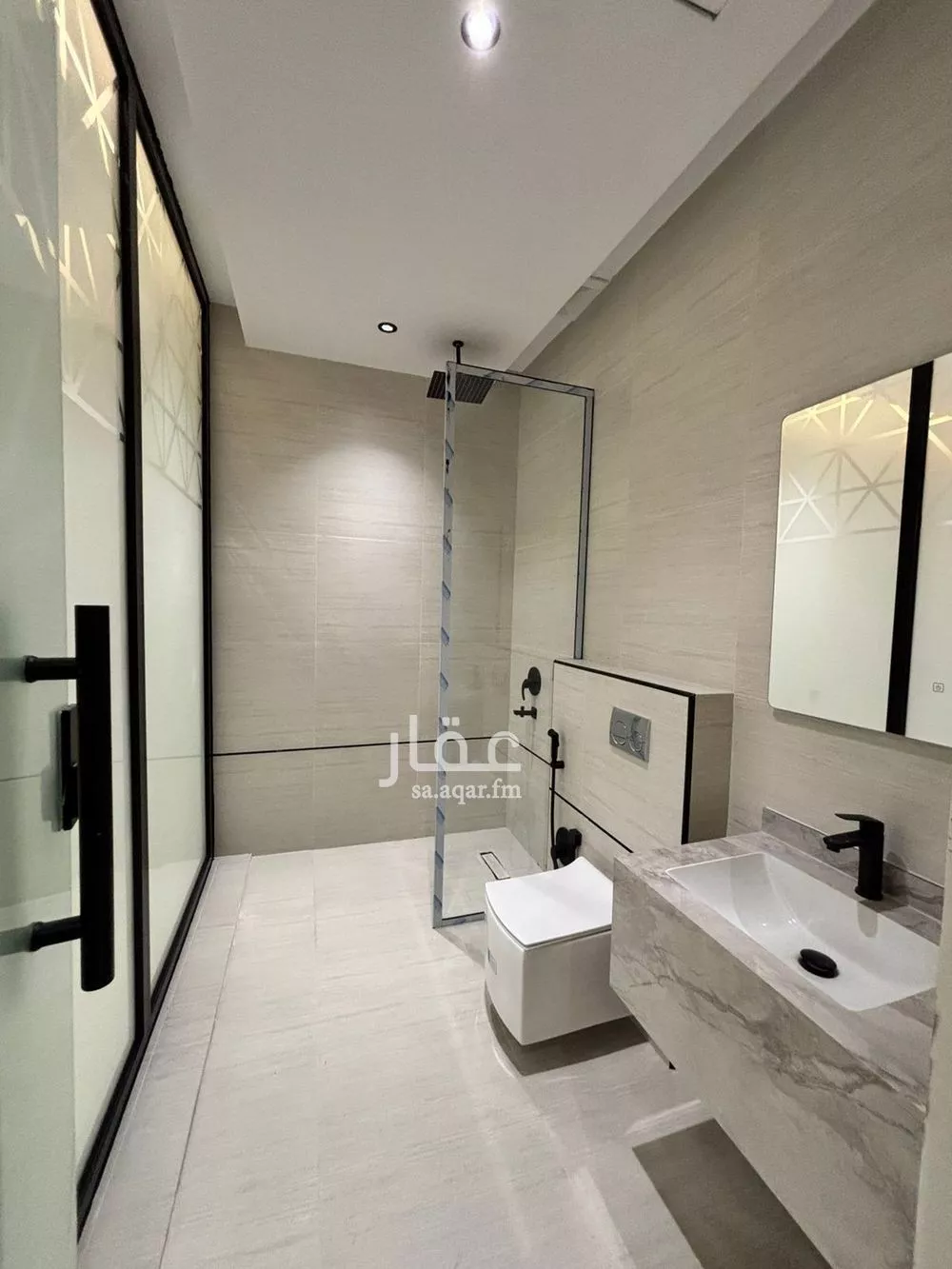 5 bedroom villa in Al Mahdiyyah 21