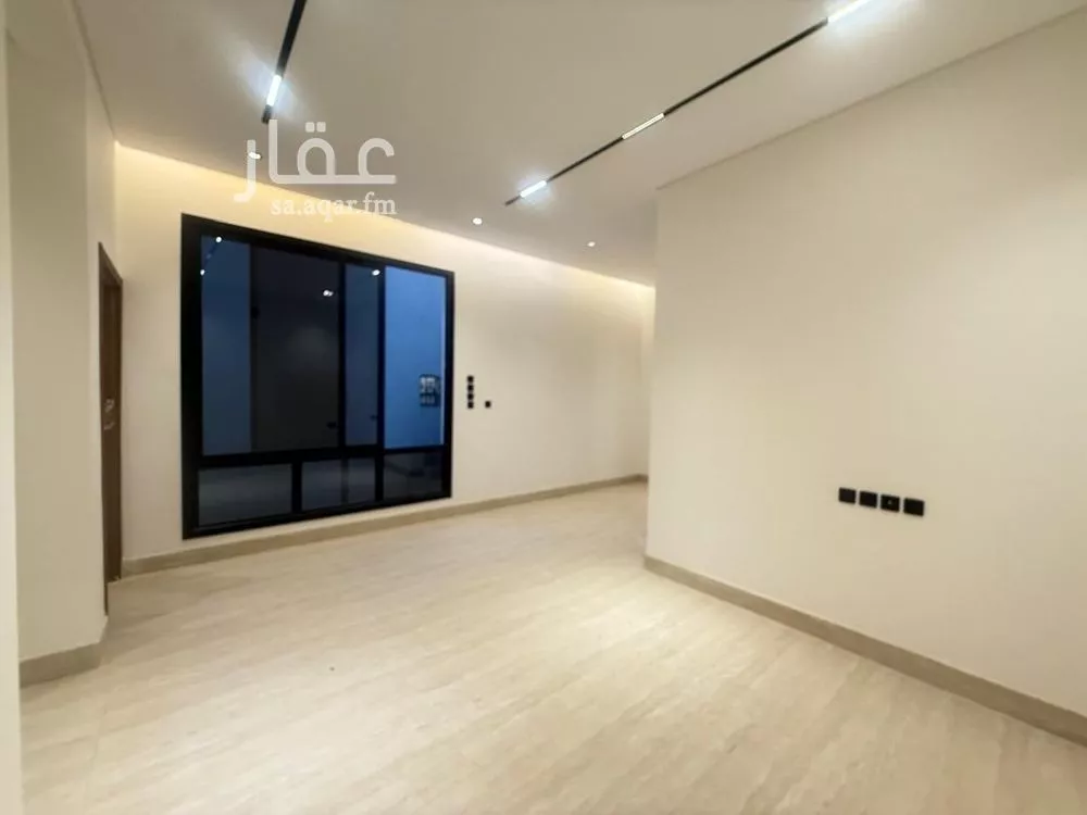 5 bedroom villa in Al Mahdiyyah 9