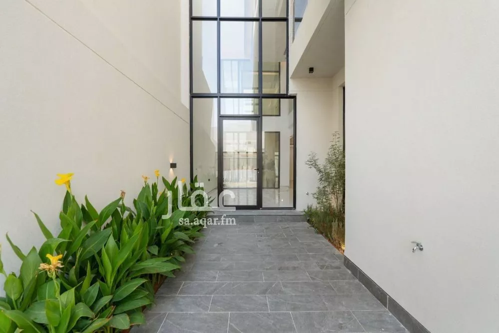 4 bedroom villa in Al Narjis 13