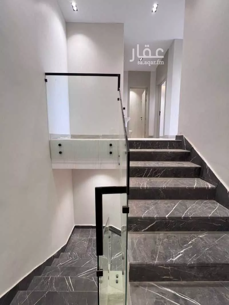 فيلا 4 غرف في الجنادرية 8