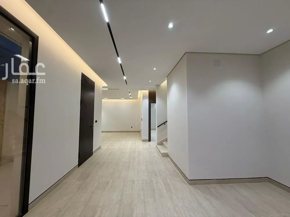 6 bedroom villa in Al Mahdiyyah 2