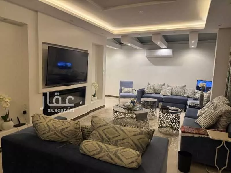 8 bedroom villa in Al Wadi 2