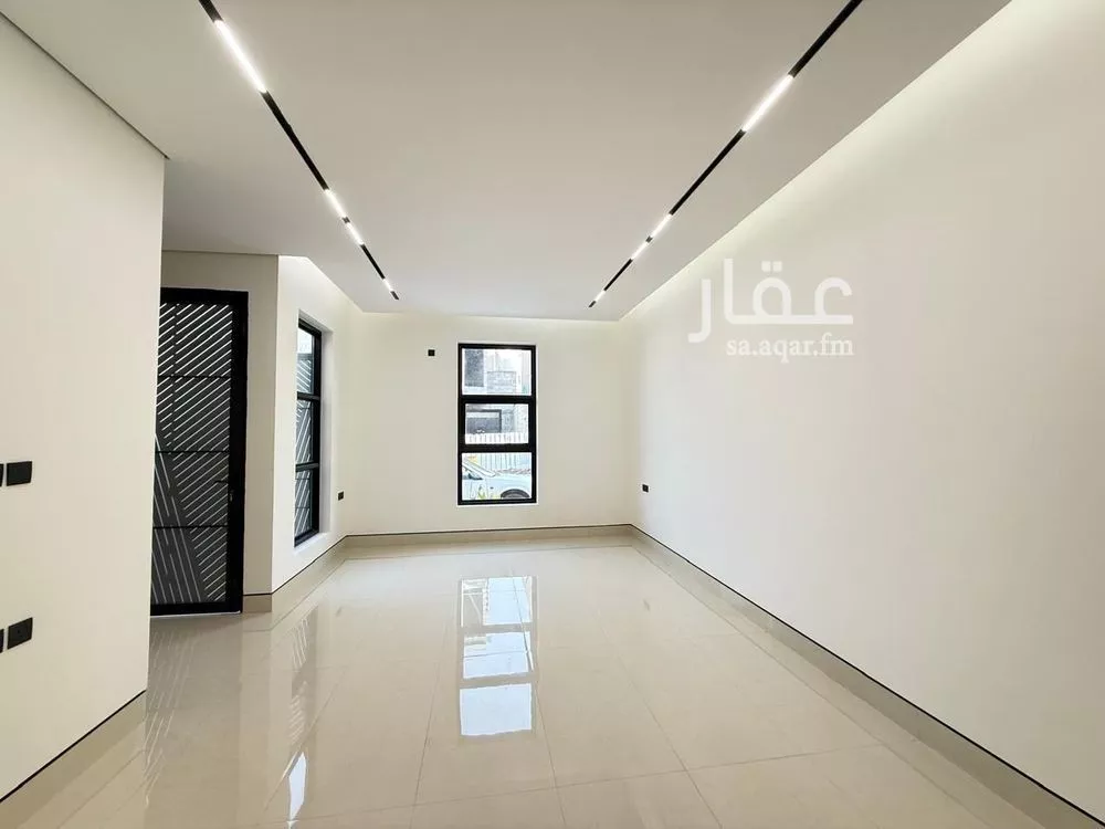 5 bedroom villa in Al Mahdiyyah 11