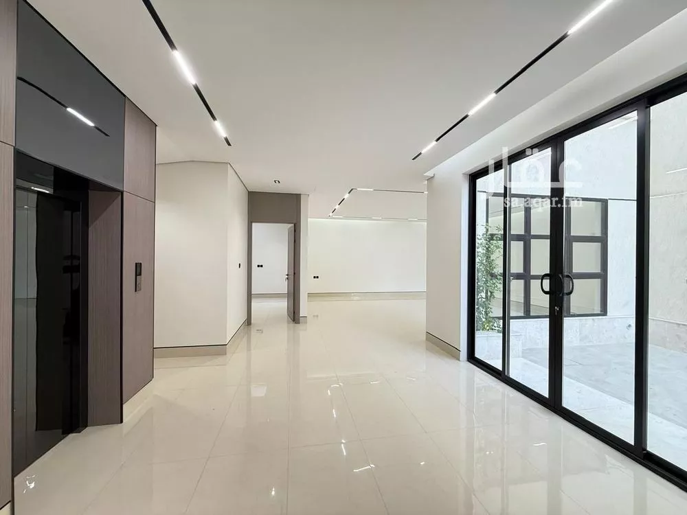 5 bedroom villa in Al Mahdiyyah 13
