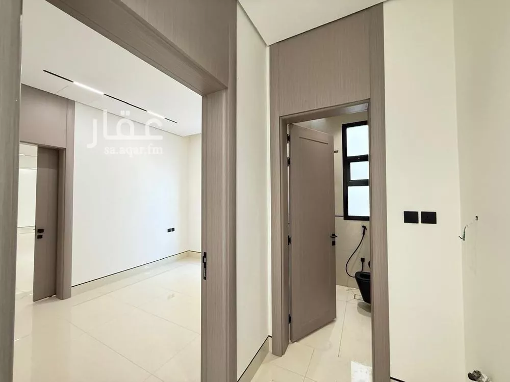 5 bedroom villa in Al Mahdiyyah 10