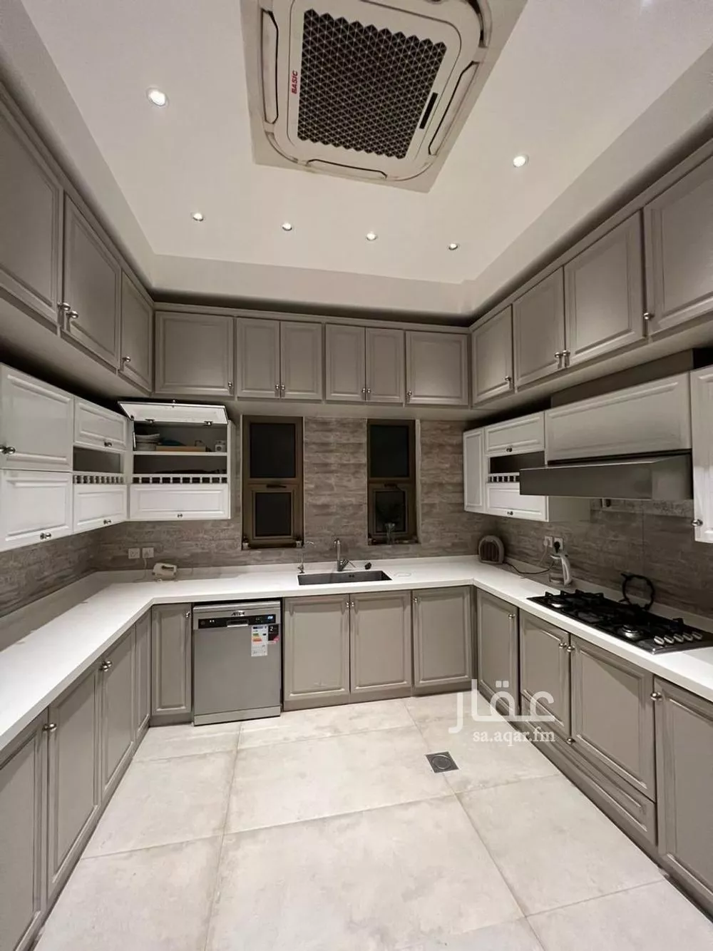 4 bedroom villa in Al Mahdiyyah 26