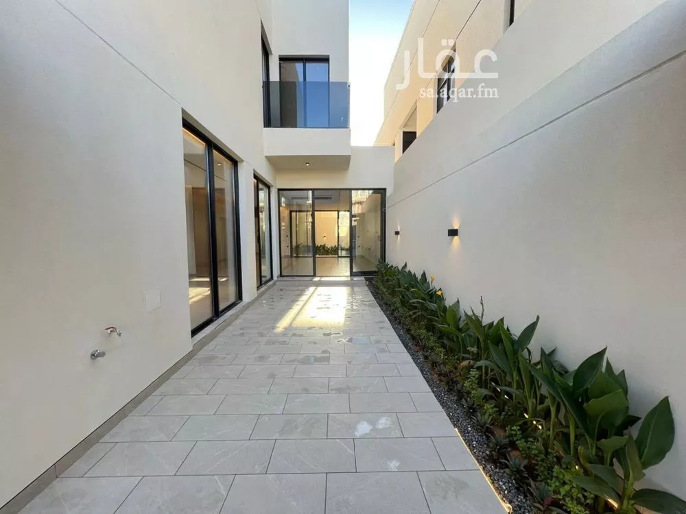 4 bedroom villa in Al Narjis 11