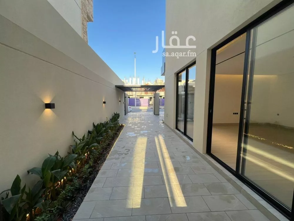 4 bedroom villa in Al Narjis 9