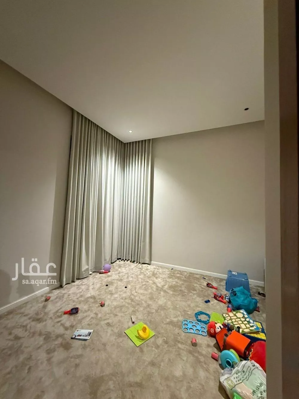 فيلا 6 غرف في النرجس 6